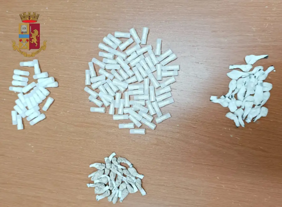 Scampia, evade dai domiciliari e viene trovato con la droga: arrestato