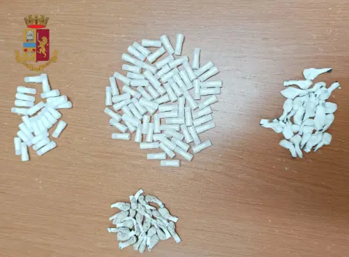 Scampia, evade dai domiciliari e viene trovato con la droga: arrestato