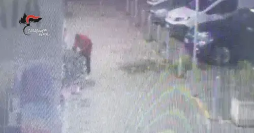 Caivano, tenta di rapire un bambino al supermercato: arrestato 45enne