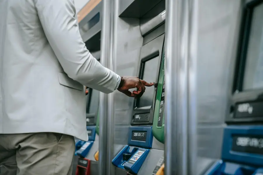 Caivano, 10 fermi per rapine e furti agli sportelli bancomat